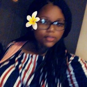 Meet your Posher, Johnaria